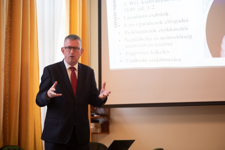 Prof. Dr. Zakar Péter történész előadása a Katona Tamás-emlékkonferencián