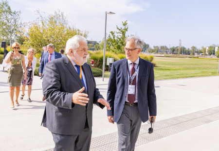 Prof. Dr. Szabó Gábor, az ELI ALPS ügyvezetője és Allen Weeks, az ELI ERIC főigazgatója Prof. Dr. Szabó Gábor, az ELI ALPS ügyvezetője és Allen Weeks, az ELI ERIC főigazgatója
