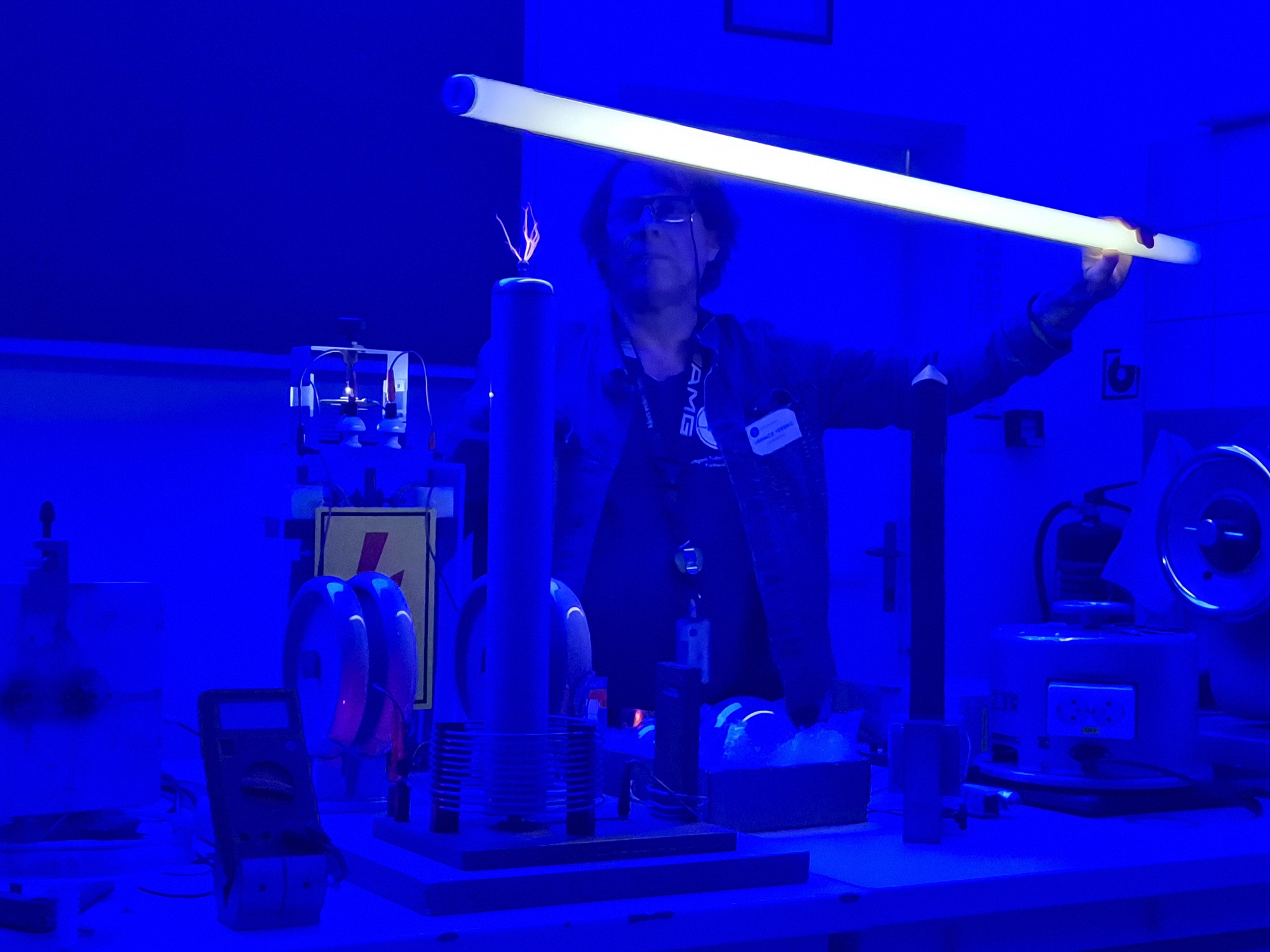 Ignácz Ferenc, az SZTE mesteroktatója kísérlet közben